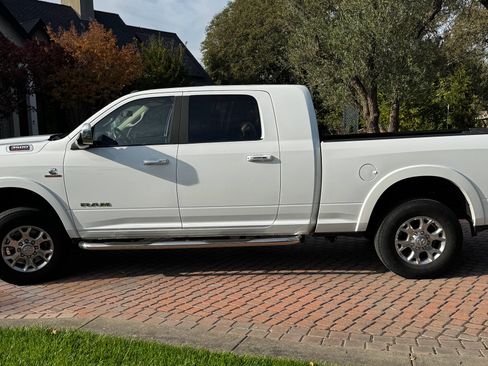 Used 2022 RAM 3500 Laramie image 9