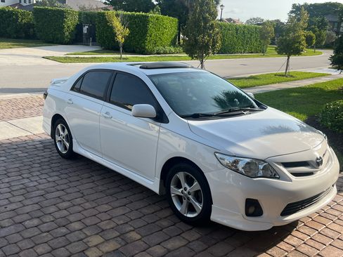 Used 2011 Toyota Corolla S image 5