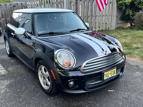 Used 2011 MINI Cooper Hardtop FWD image 1
