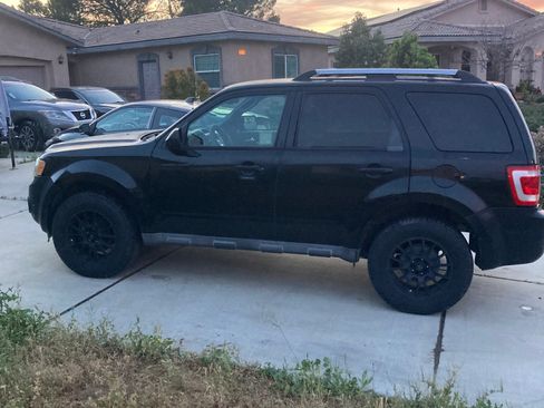 Used 2010 Ford Escape Limited AWD/4WD image 5
