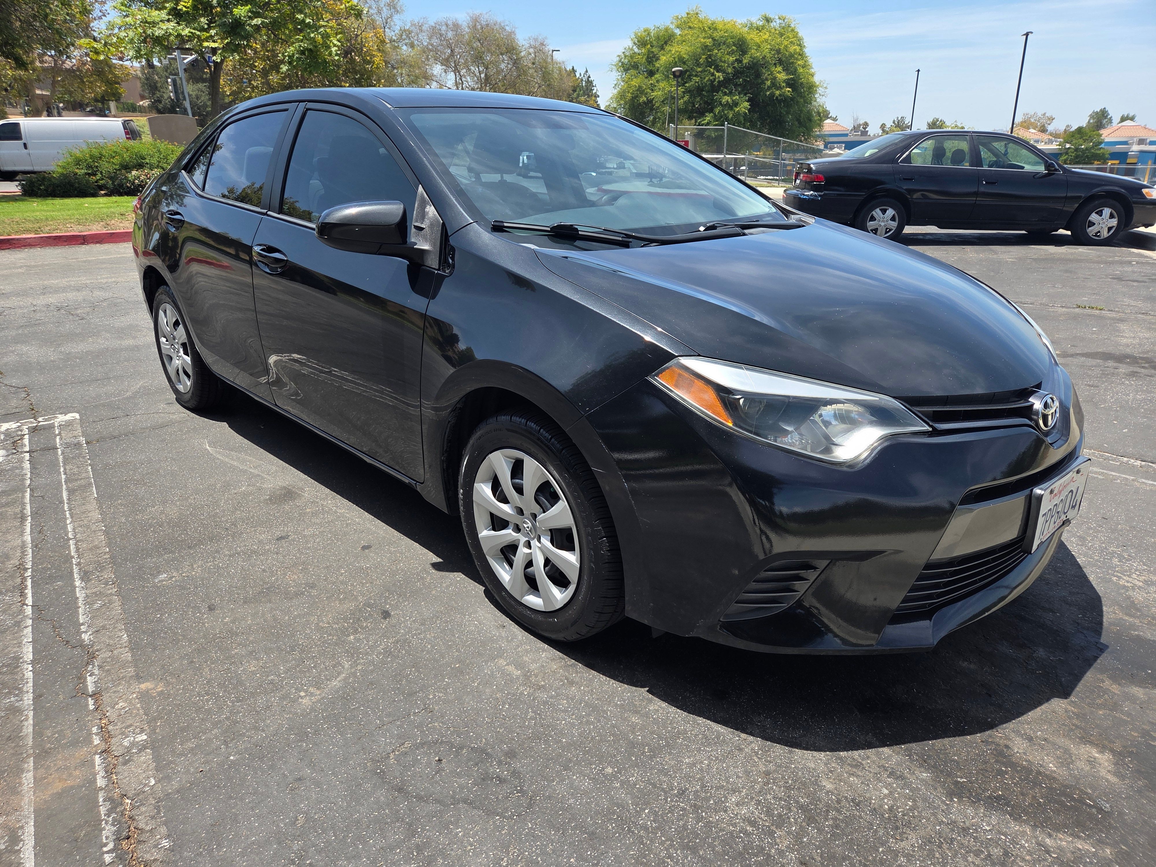 Used 2016 Toyota Corolla LE FWD image 1