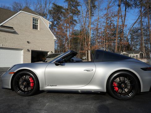 Used 2025 Porsche 911 Targa 4 GTS image 15
