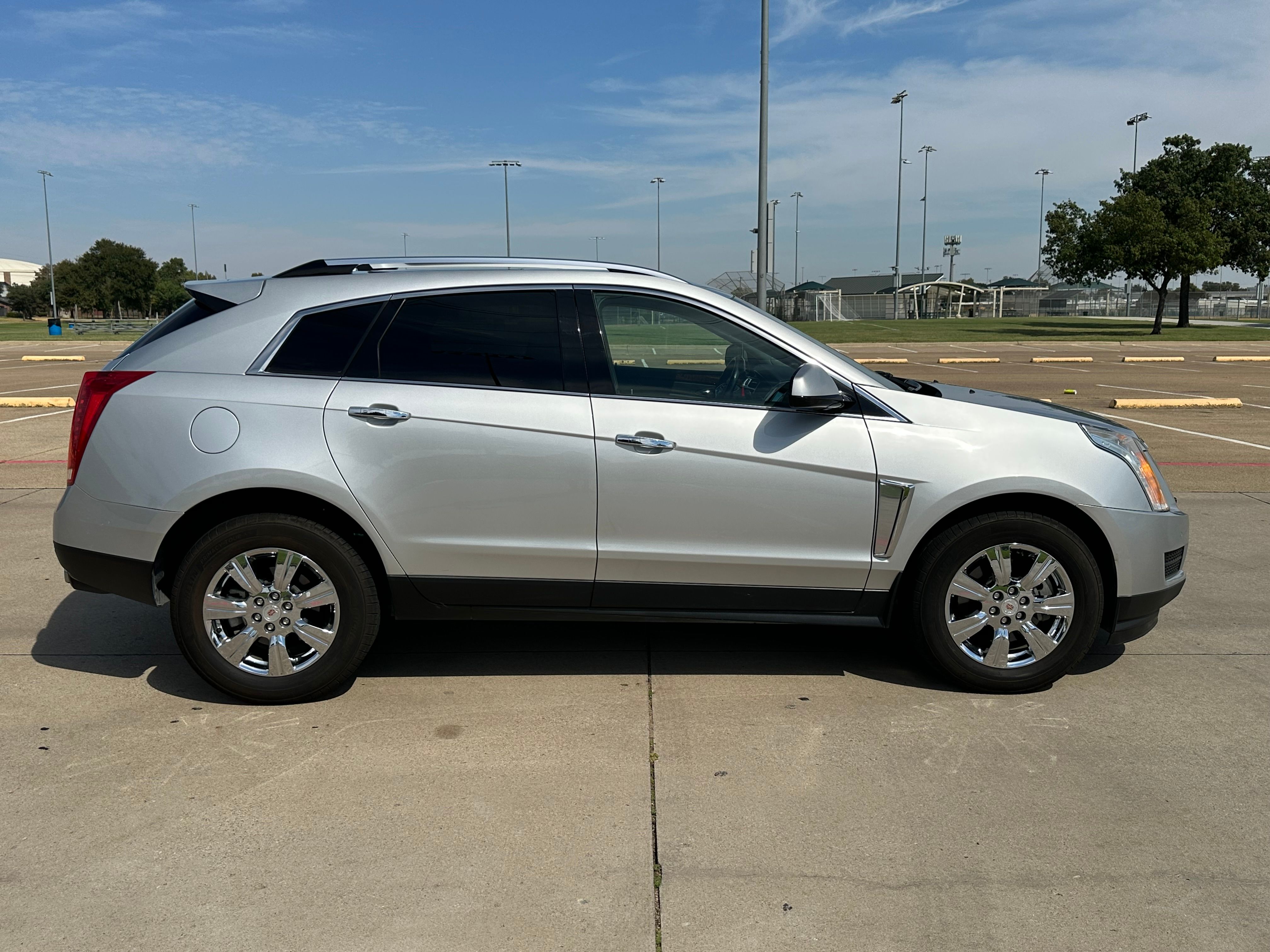 Used 2016 Cadillac SRX Luxury FWD image 5