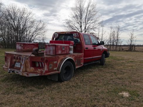Used 2007 Dodge Ram 3500 Truck SLT image 2