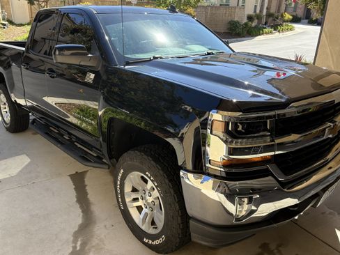 Used 2018 Chevrolet Silverado 1500 LT w/ All Star Edition image 5