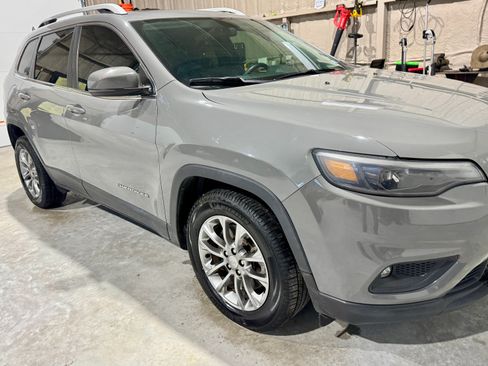 Used 2020 Jeep Cherokee Latitude Plus image 5