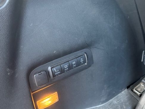 Used 2016 Ford Explorer Limited image 12