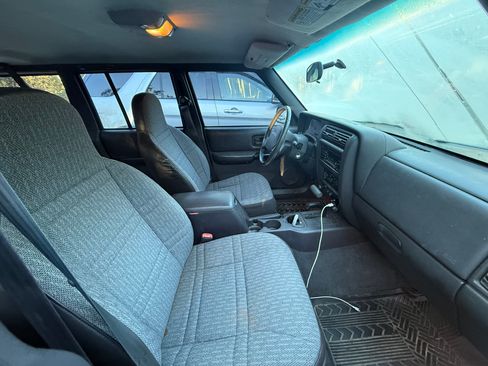 Used 2001 Jeep Cherokee Sport image 16