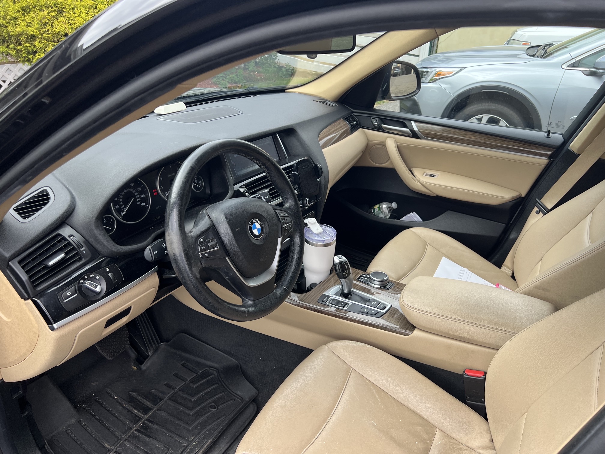 Used 2017 BMW X3 xDrive28i AWD/4WD image 1