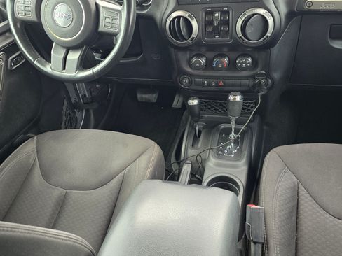 Used 2013 Jeep Wrangler Unlimited Sport image 8