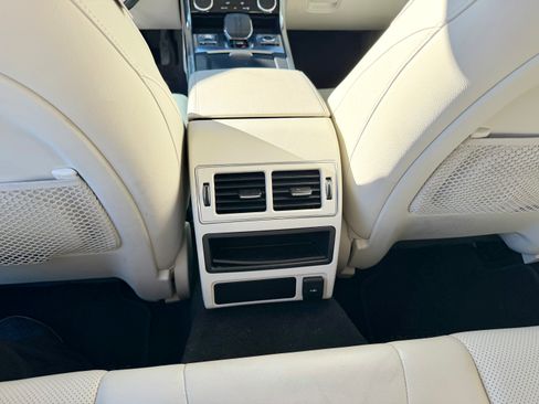 Used 2021 Jaguar XF SE image 13