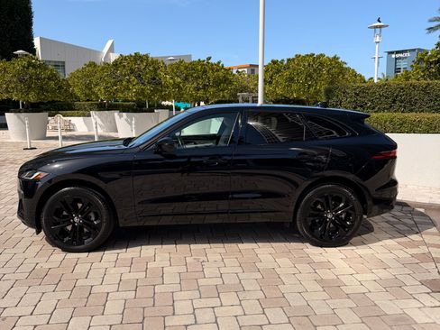 Used 2025 Jaguar F-PACE R-Dynamic S AWD/4WD image 4