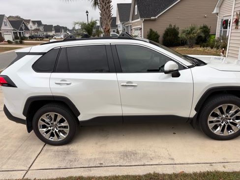 Used 2025 Toyota RAV4 Limited image 4