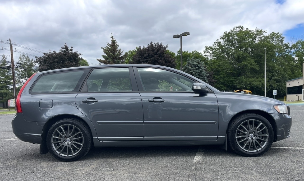 Used 2010 Volvo V50 2.4i FWD image 10
