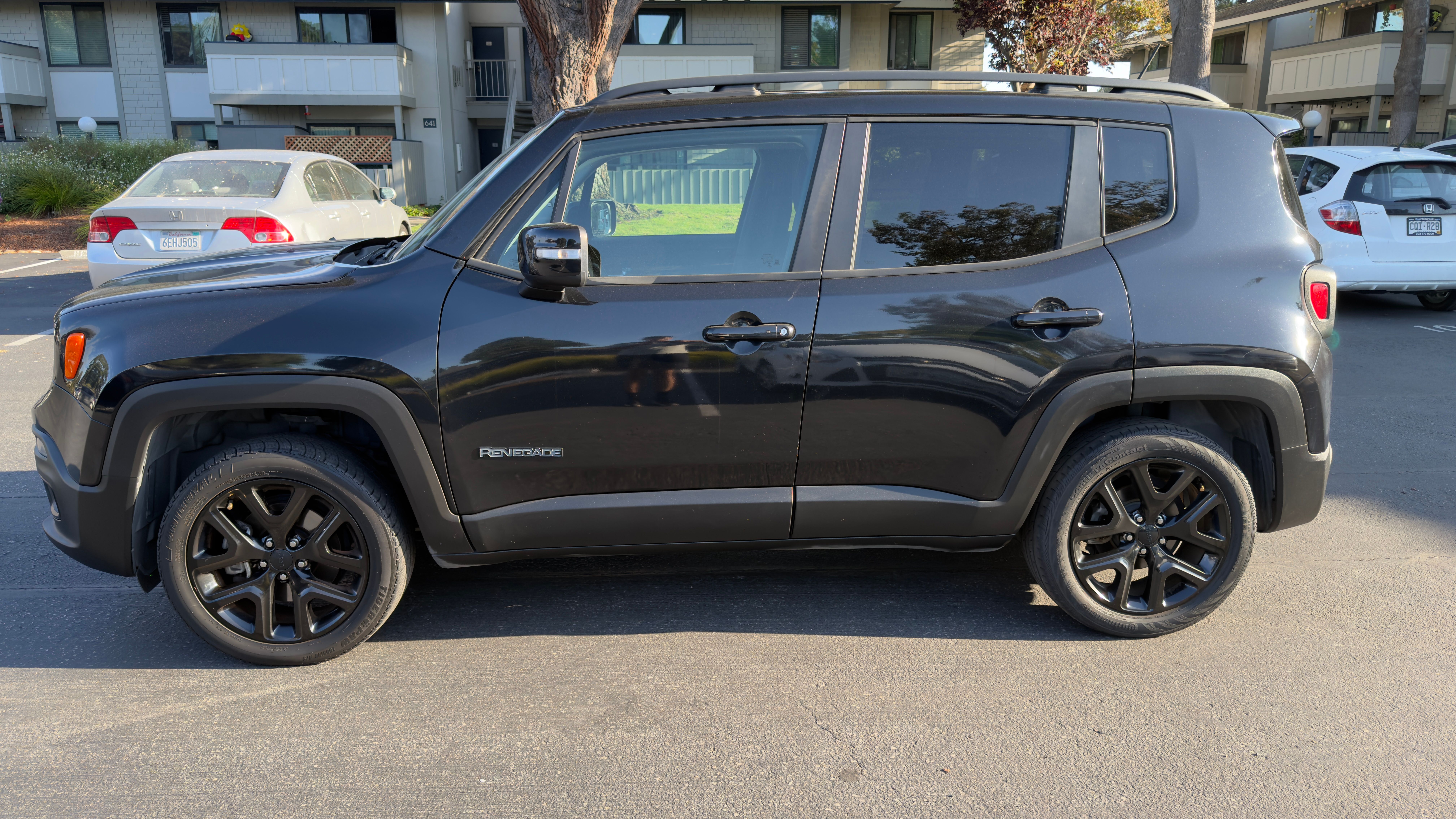 Used 2016 Jeep Renegade Latitude AWD/4WD image 4