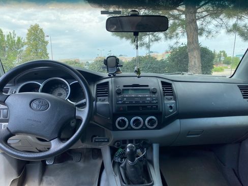 Used 2010 Toyota Tacoma PreRunner RWD image 8