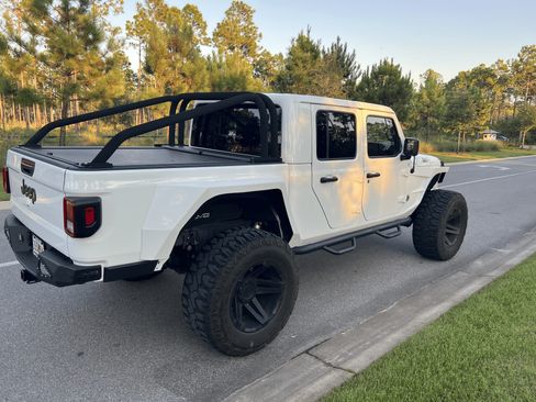Used 2022 Jeep Gladiator Sport image 5