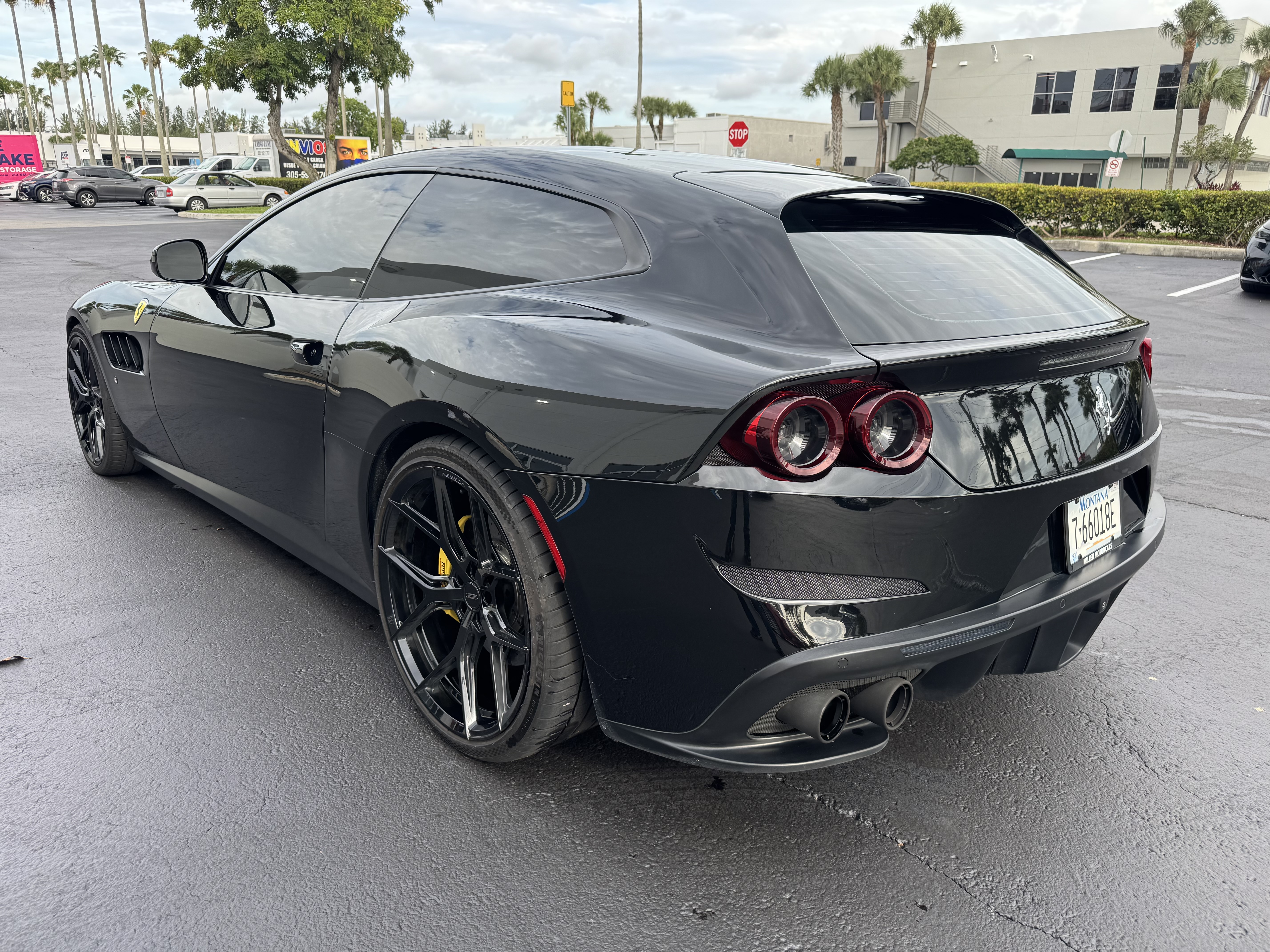Used 2018 Ferrari GTC4Lusso AWD/4WD image 10