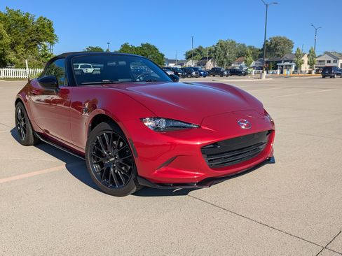 Used 2016 MAZDA MX-5 Miata Club w/ Brembo/BBS Package RWD image 1