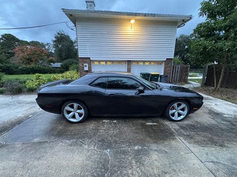 Used 2010 Dodge Challenger SRT8 w/ SRT Option Group II image 6