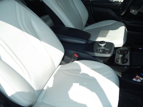 Used 2021 Ford Mustang Mach-E Premium AWD/4WD image 31