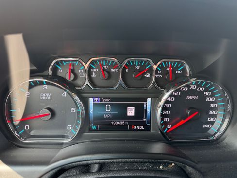 Used 2018 Chevrolet Suburban Premier AWD/4WD image 5