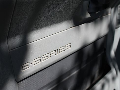 Used 2009 Ford E-250 and Econoline 250 RWD image 18
