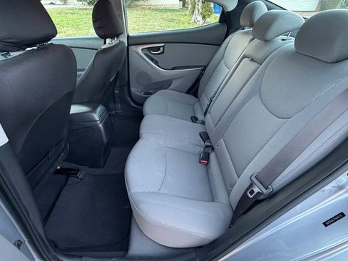 Used 2015 Hyundai Elantra SE w/ Option Group 02 image 15