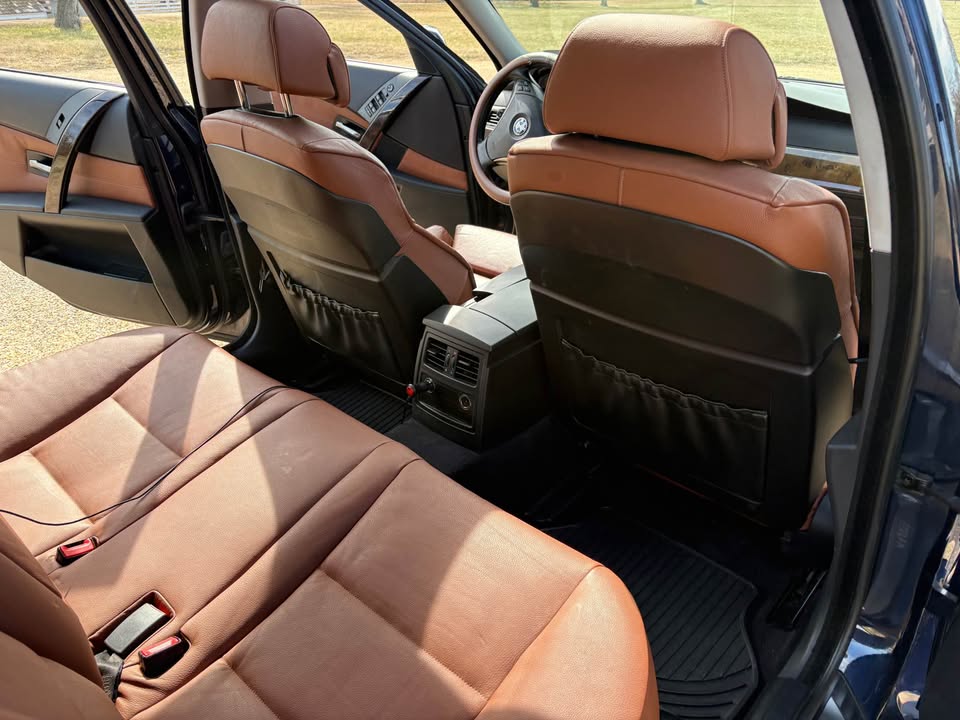 Used 2004 BMW 545i Sedan RWD image 2