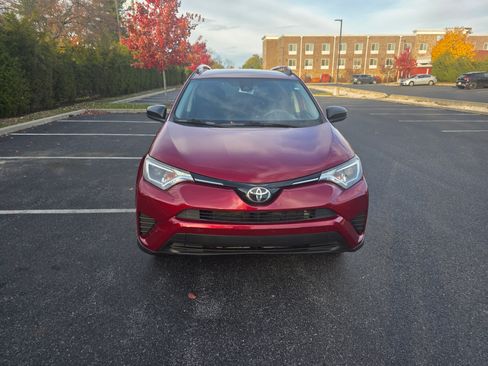 Used 2018 Toyota RAV4 LE image 4