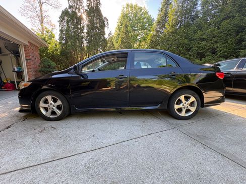 Used 2012 Toyota Corolla S FWD image 2