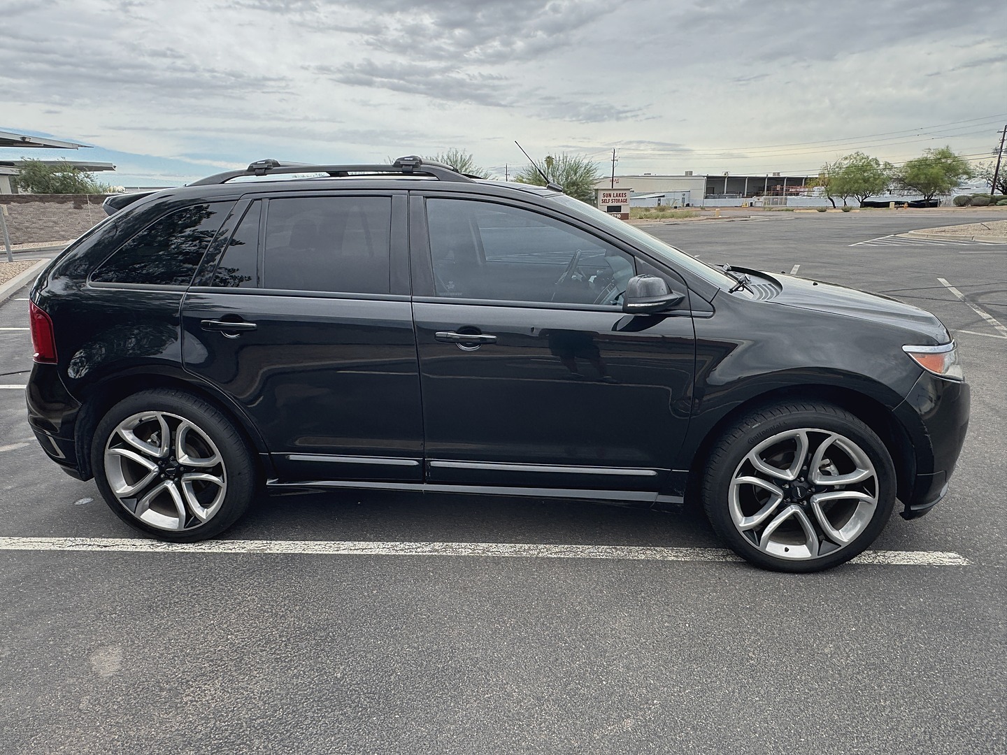 Used 2013 Ford Edge Sport w/ Driver Entry Pkg FWD image 4