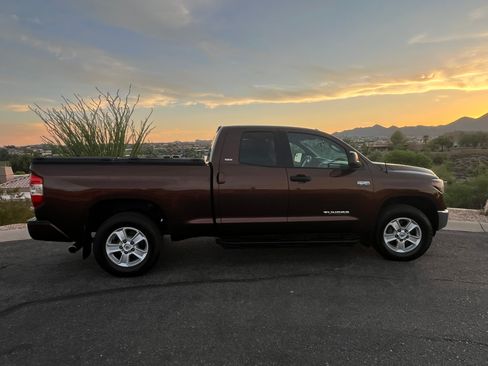 Used 2017 Toyota Tundra SR5 w/ SR5 Upgrade Package RWD image 5