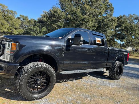 Used 2020 Ford F250 Lariat image 4