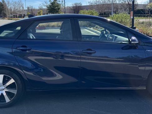 Used 2019 Toyota Mirai image 2