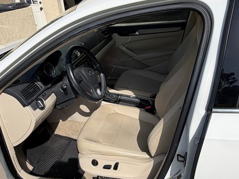 Used 2014 Volkswagen Passat 2.5 SE FWD image 8