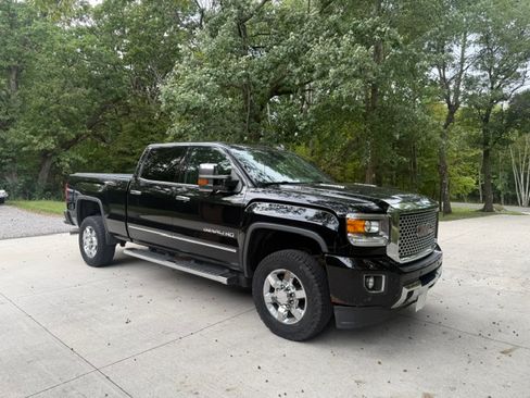 Used 2015 GMC Sierra 3500 Denali w/ Duramax Plus Package AWD/4WD image 10