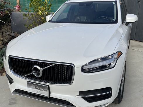 Used 2018 Volvo XC90 T5 Momentum w/ Convenience Package image 1
