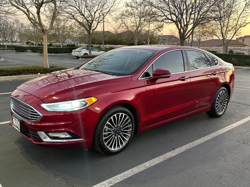 Used 2017 Ford Fusion SE w/ Fusion SE Technology Package image 1