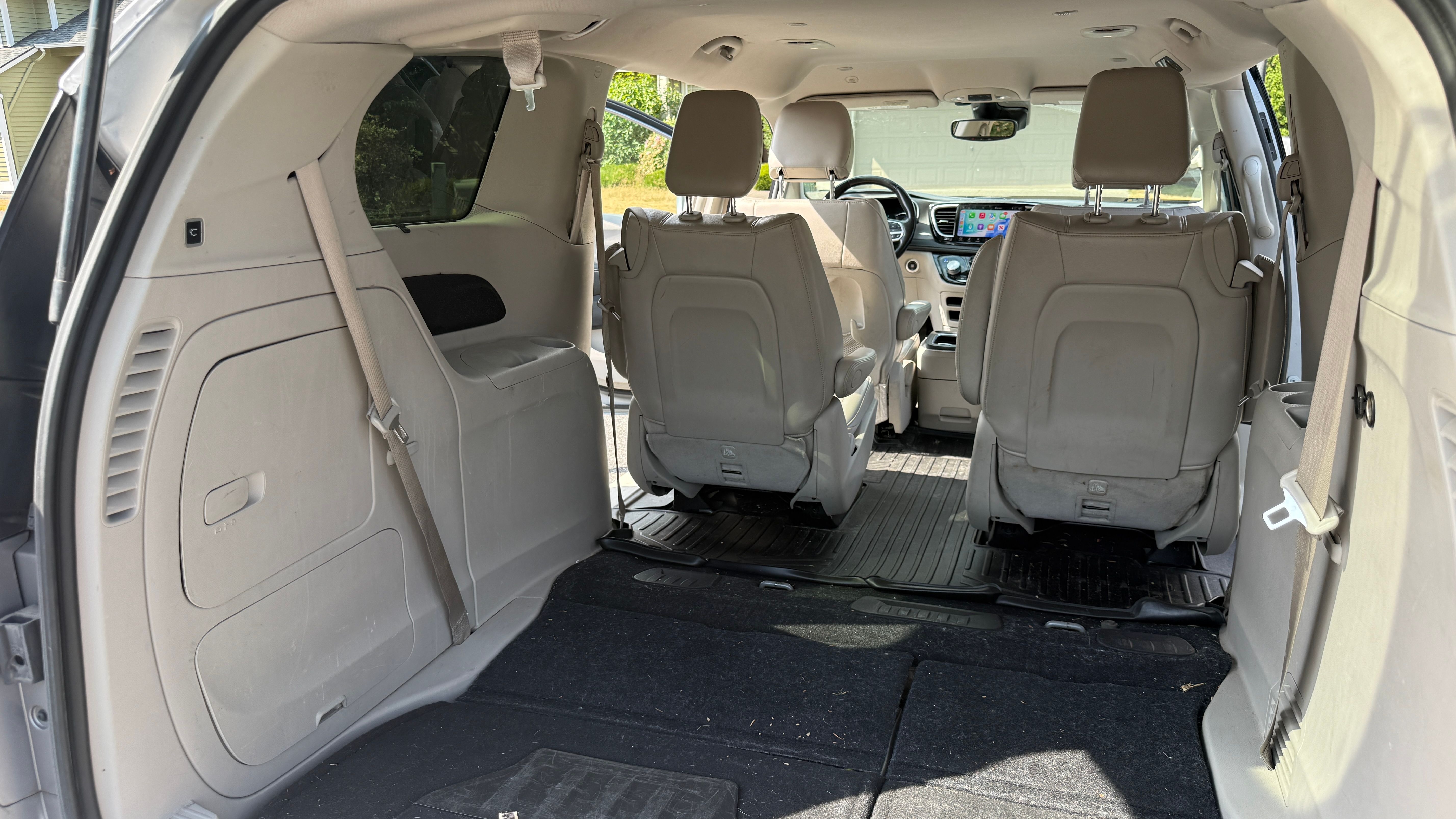 Used 2021 Chrysler Pacifica Touring-L FWD image 8