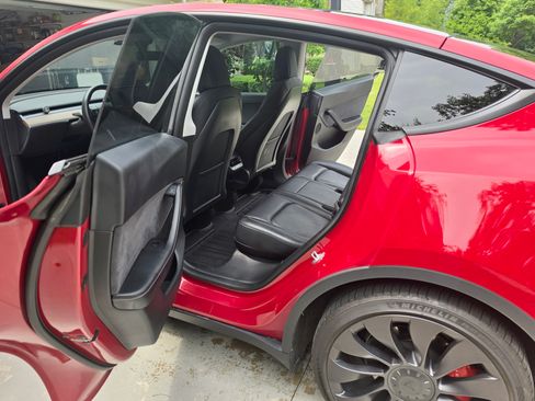 Used 2022 Tesla Model Y Performance AWD/4WD image 21