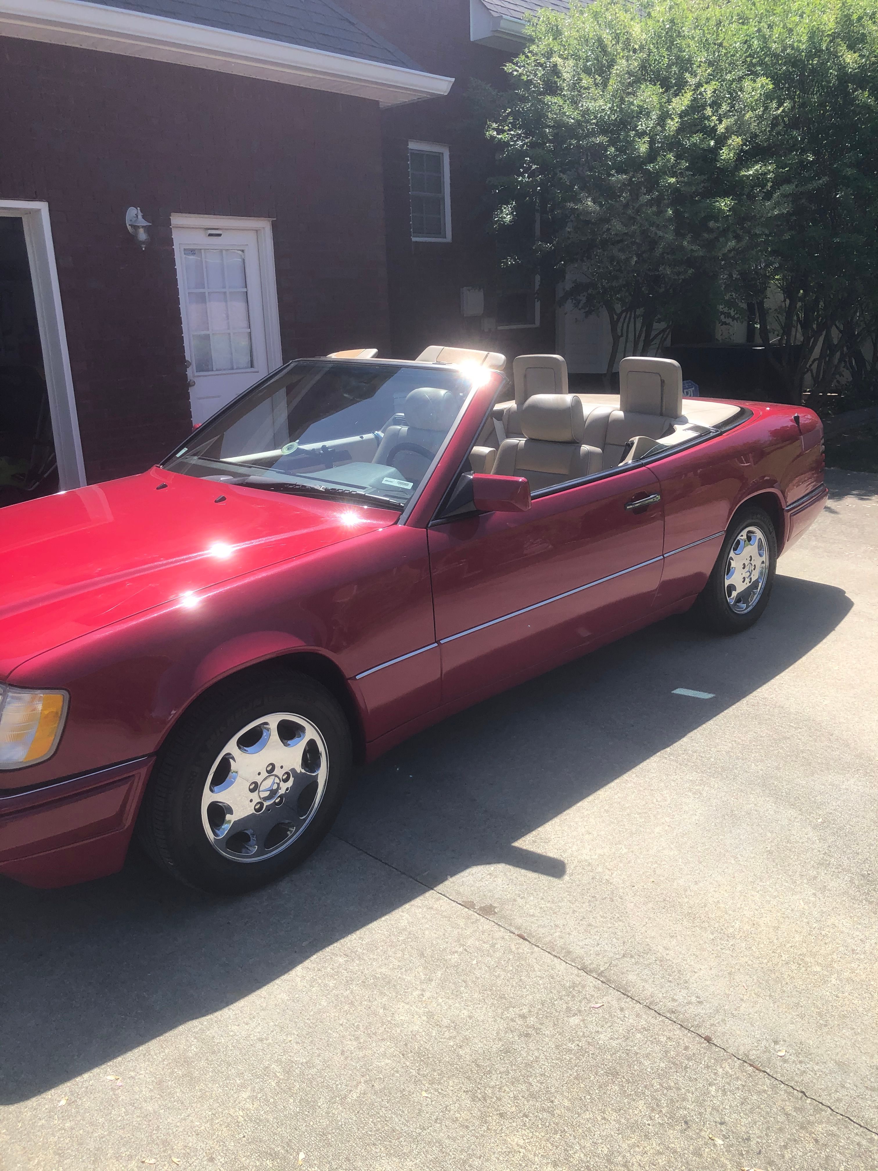 Used 1995 Mercedes-Benz E 320 Convertible image 11