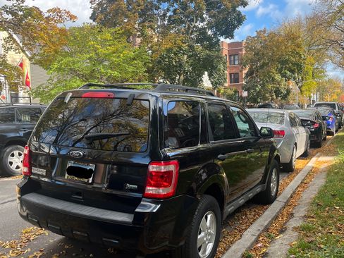 Used 2010 Ford Escape XLT image 4