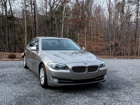 Used 2012 BMW 528i xDrive Sedan image 2