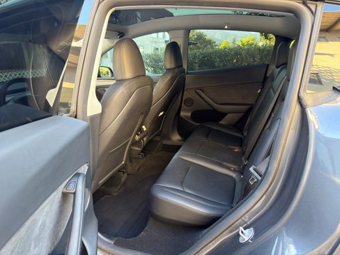 Used 2023 Tesla Model Y Performance image 11