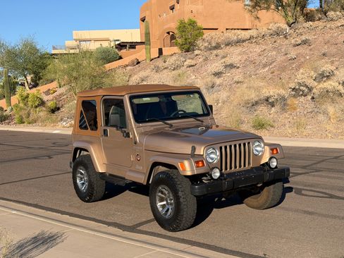 Used 1999 Jeep Wrangler Sahara AWD/4WD image 1