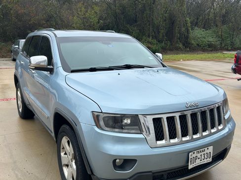 Used 2012 Jeep Grand Cherokee Limited image 2