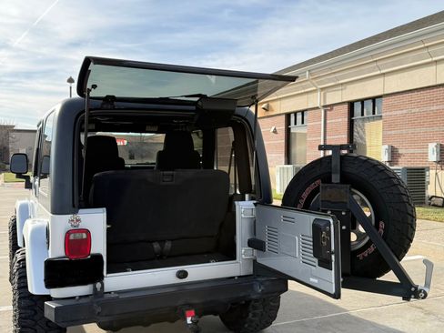 Used 2003 Jeep Wrangler X image 8