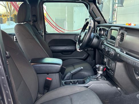 Used 2022 Jeep Wrangler Unlimited Sport image 17