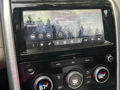 Used 2018 Land Rover Discovery HSE image 14